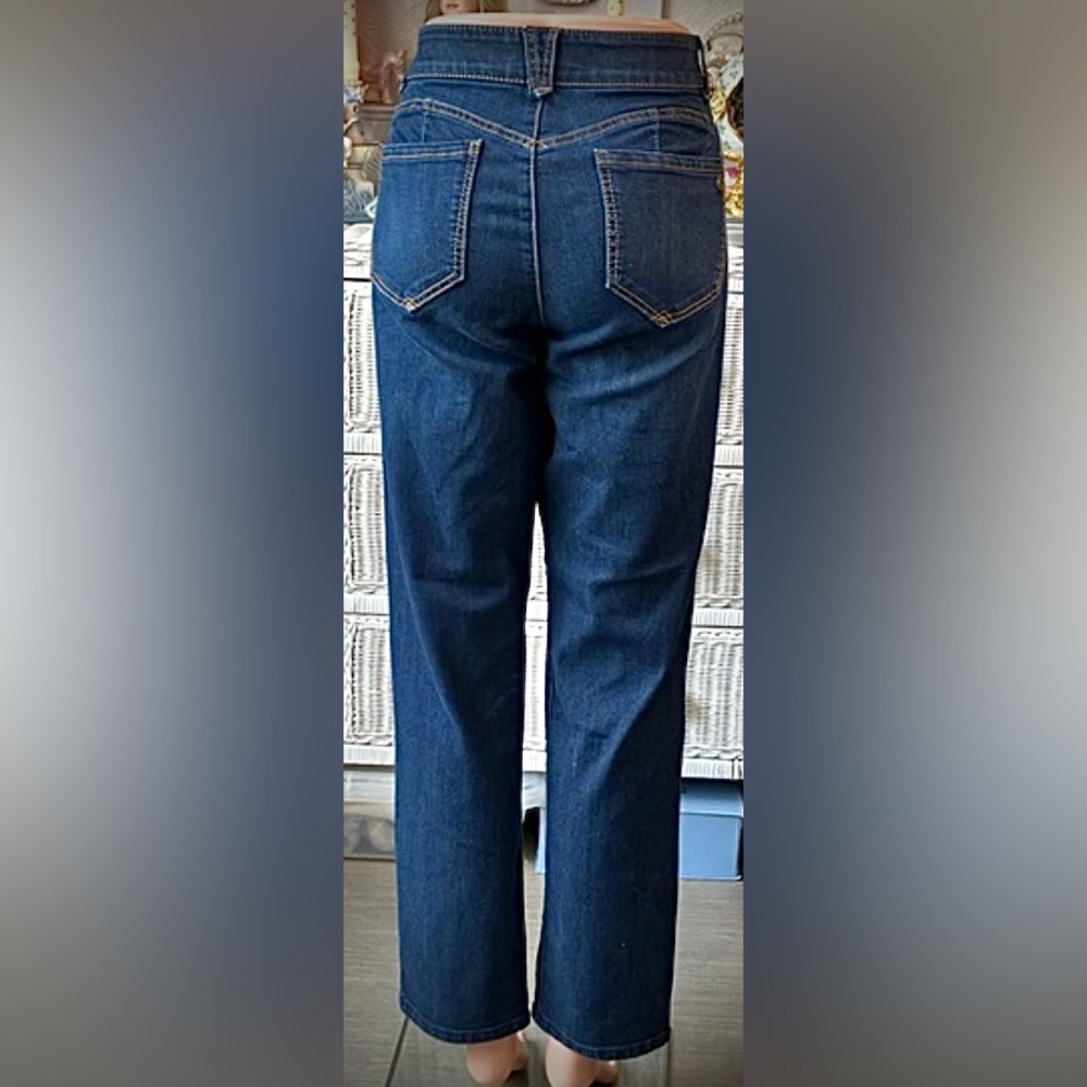 Democracy high waist straight leg jeans with AB technology in blue color Size 6